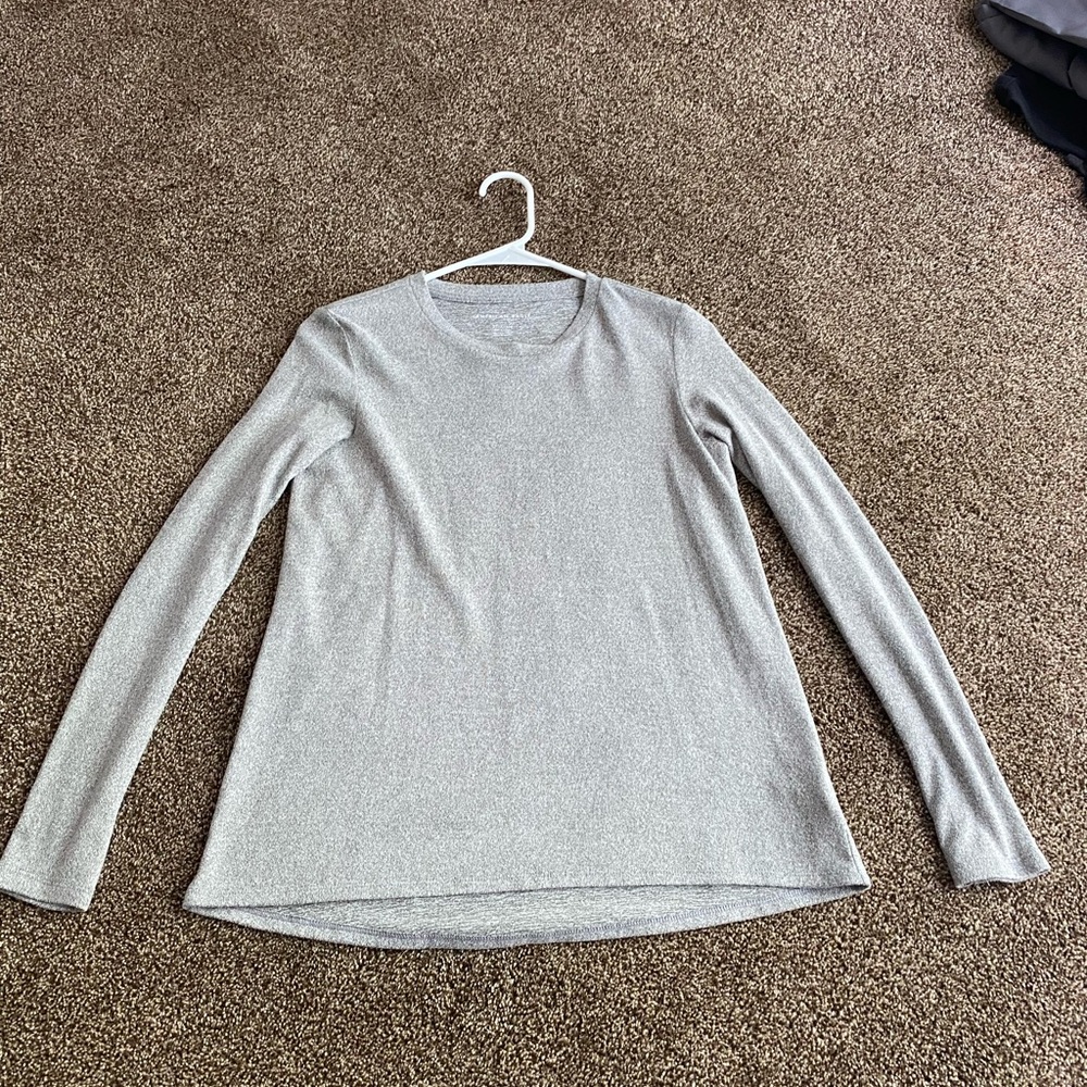 Grey long sleeve shirt